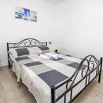 Holiday home House Lucija Rogoznica (Sibenik-Knin)