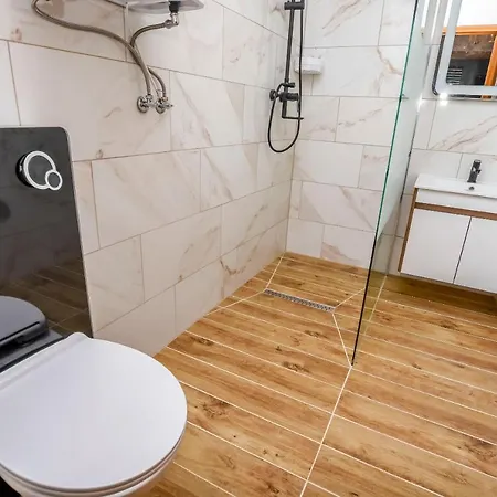 بيت للعطل House Lucija *