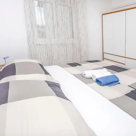 House Lucija 罗戈兹尼察