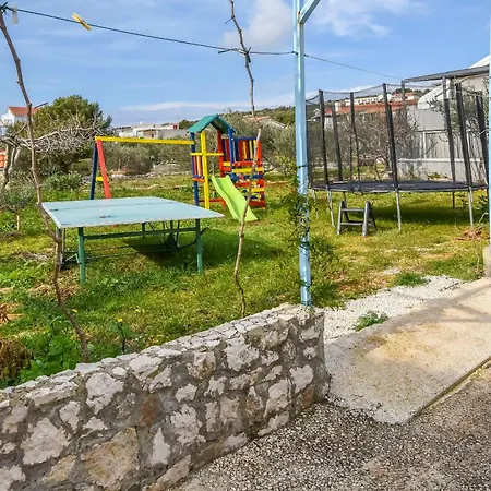 House Lucija بيت للعطل *