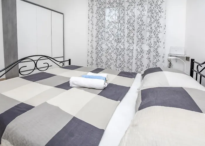 House Lucija Tatil Evi Rogoznica (Sibenik-Knin)